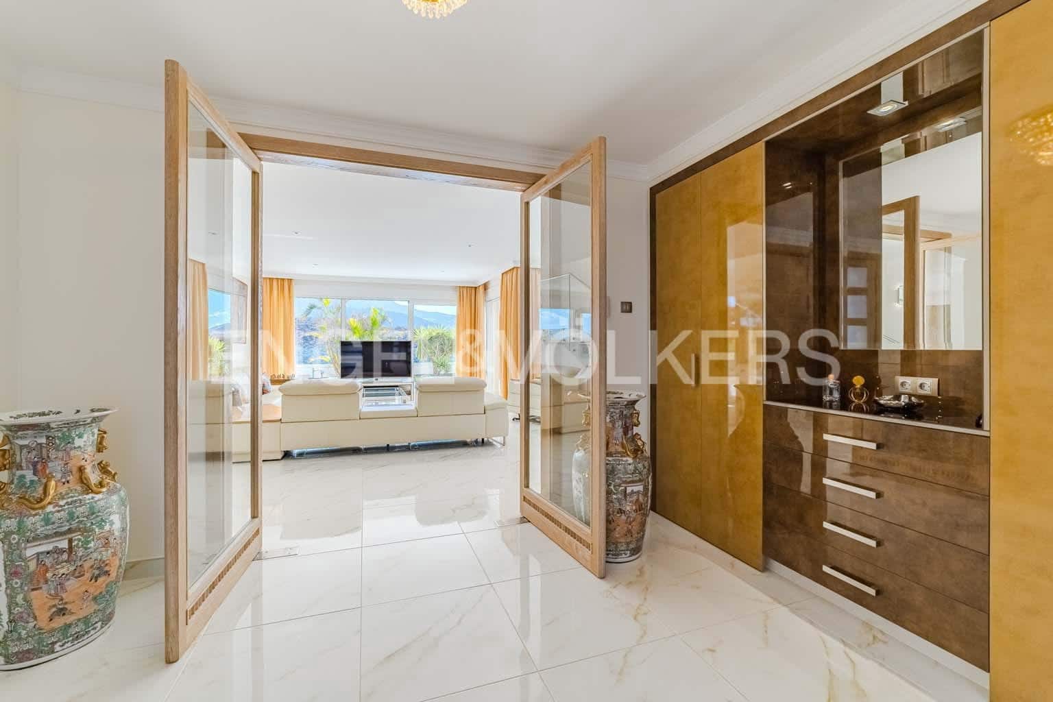 4 soveværelse Villa til salg i Costa Adeje med swimmingpool garage - € 3.900.000 (Ref: 8982854)