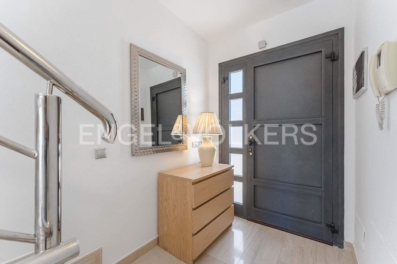 3 makuuhuone Huvila myytävänä paikassa La Caleta Adeje mukana uima-altaan 
autotalli - 1 195 000 € (Ref: 8982855)