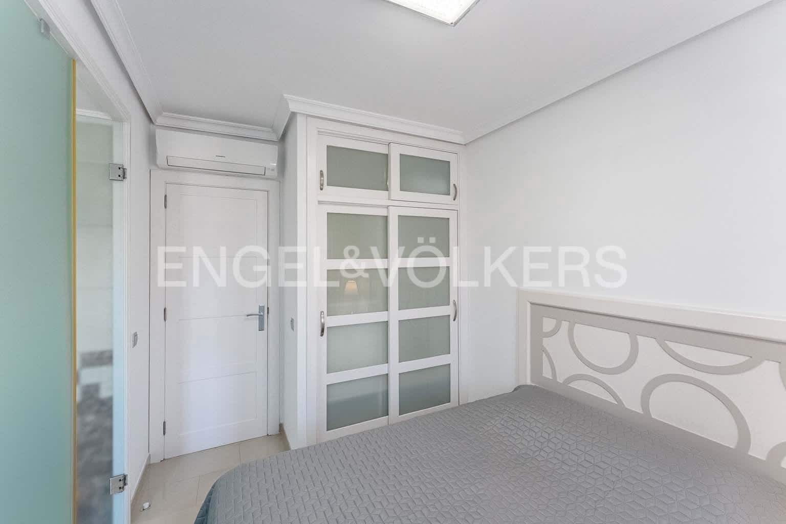 3 makuuhuone Huvila myytävänä paikassa La Caleta Adeje mukana uima-altaan 
autotalli - 1 195 000 € (Ref: 8982855)