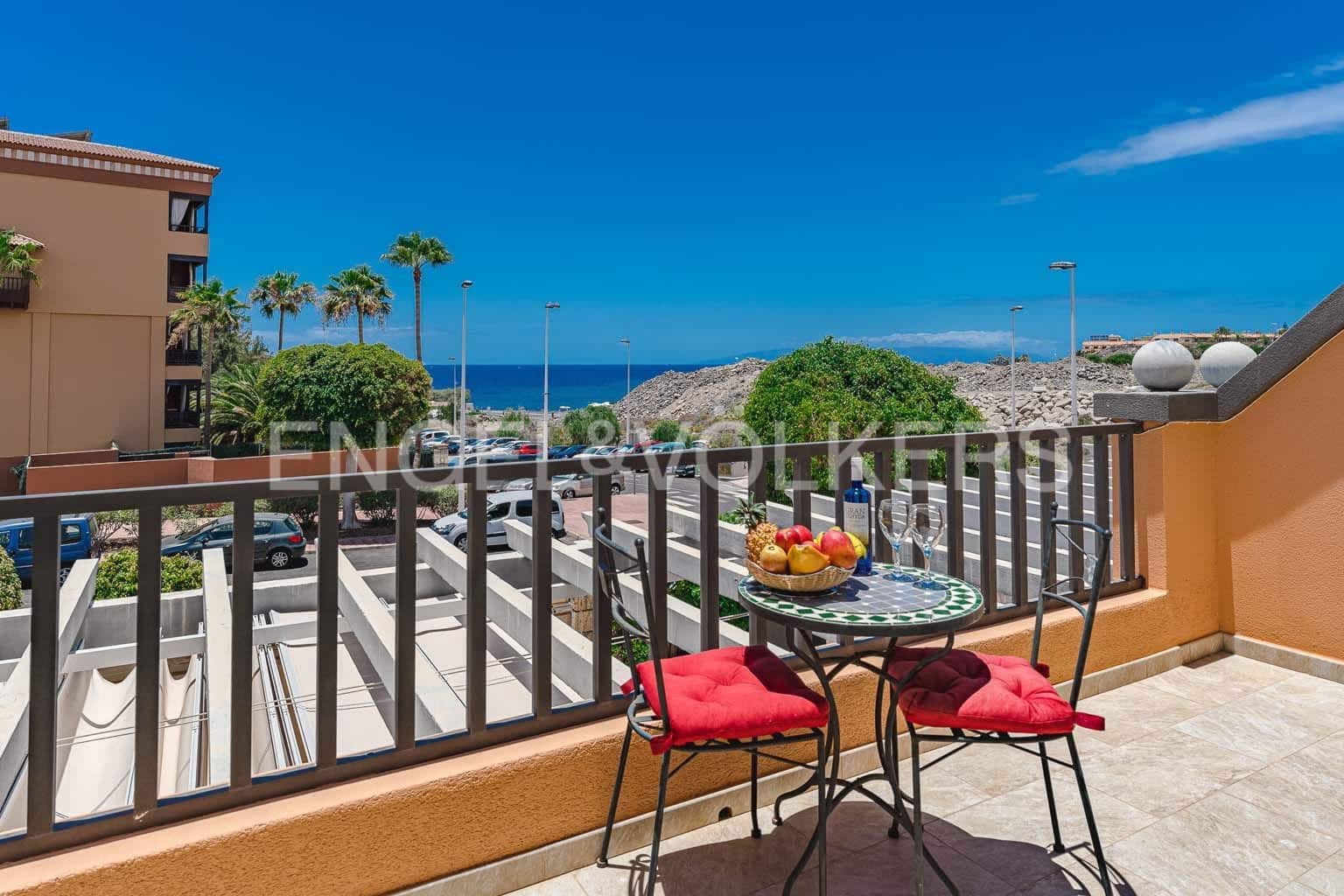 3 makuuhuone Huvila myytävänä paikassa La Caleta Adeje mukana uima-altaan 
autotalli - 1 195 000 € (Ref: 8982855)