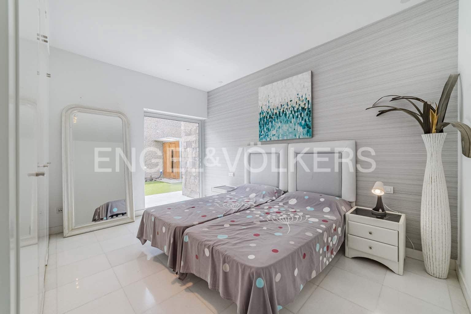 5 Zimmer Villa zu verkaufen in Costa Adeje mit Pool Garage - 2.930.000 € (Ref: 8986414)