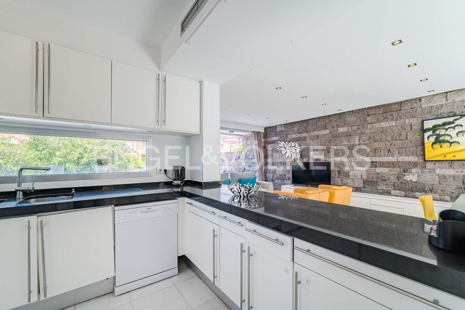 5 Zimmer Villa zu verkaufen in Costa Adeje mit Pool Garage - 2.930.000 € (Ref: 8986414)