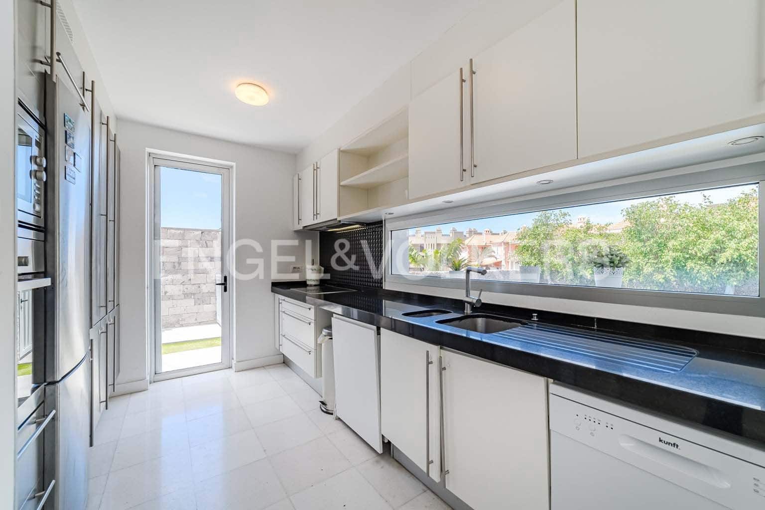 5 Zimmer Villa zu verkaufen in Costa Adeje mit Pool Garage - 2.930.000 € (Ref: 8986414)