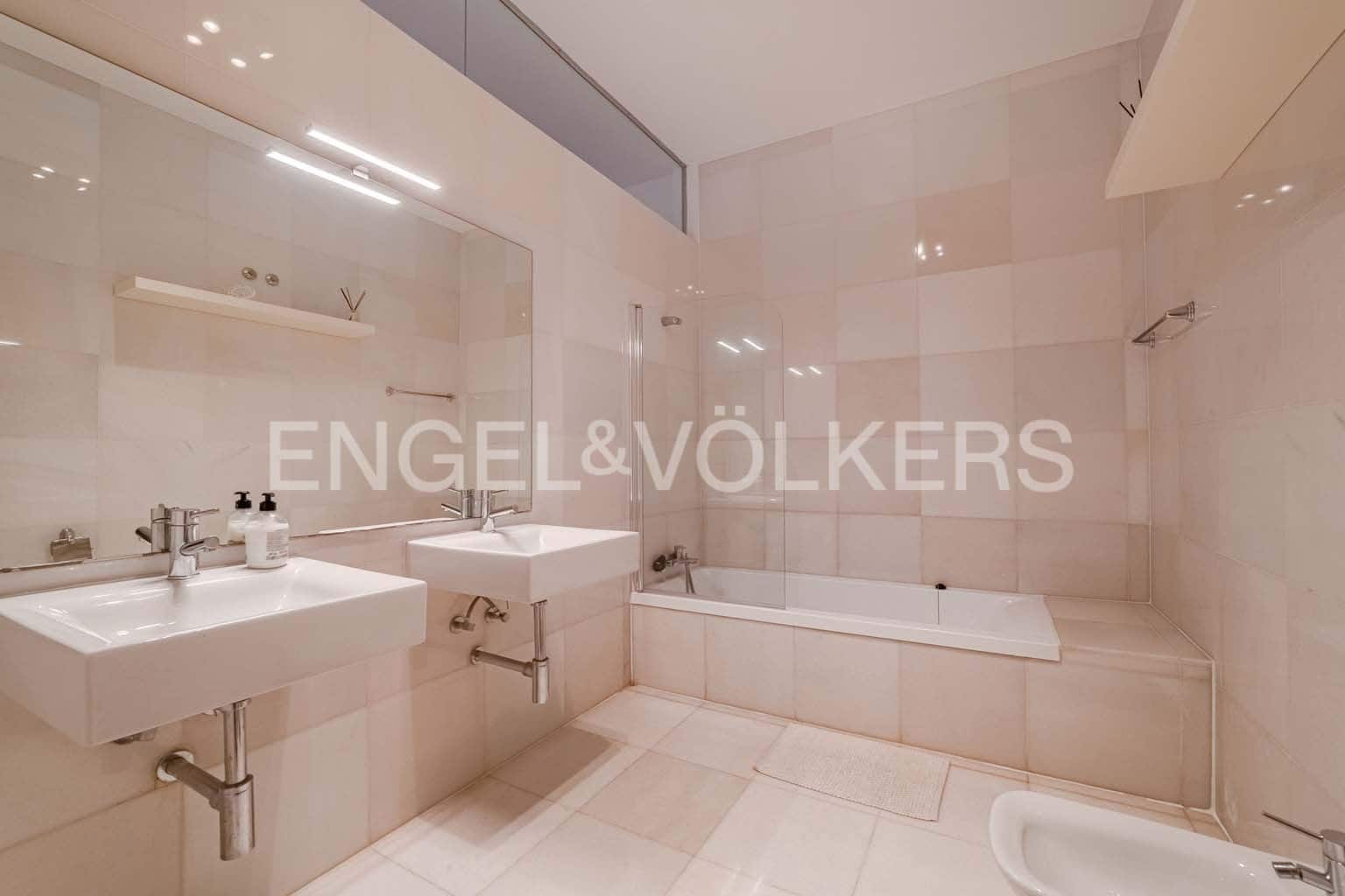 5 Zimmer Villa zu verkaufen in Costa Adeje mit Pool Garage - 2.930.000 € (Ref: 8986414)