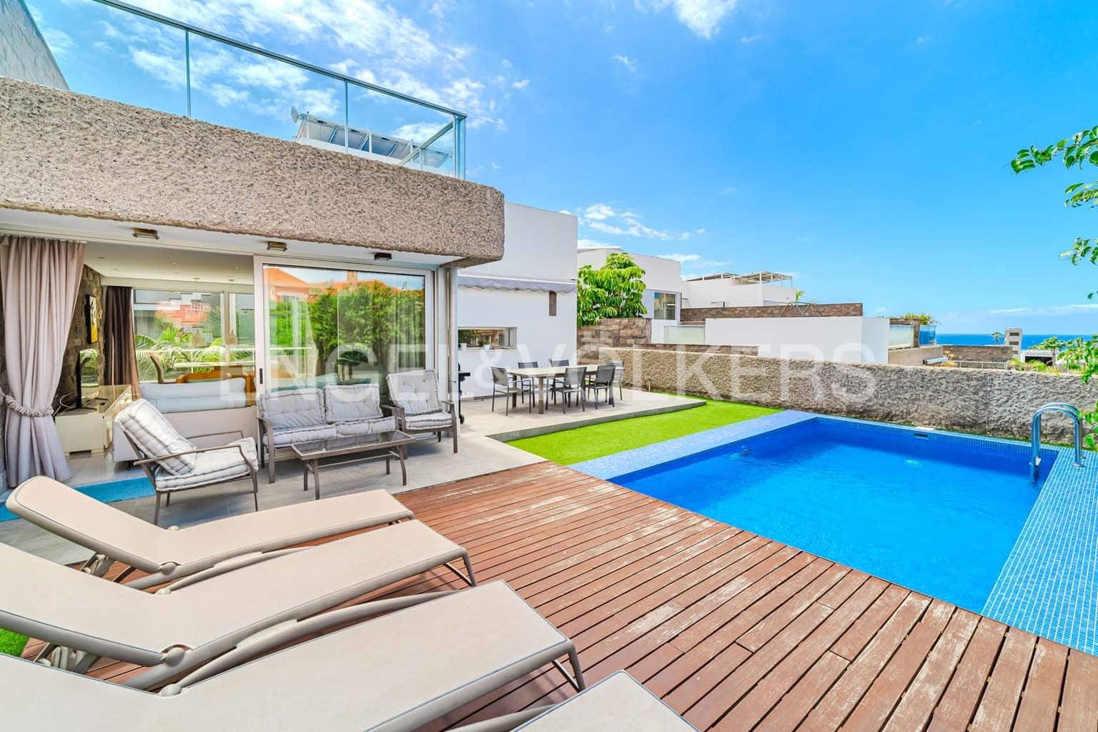 5 Zimmer Villa zu verkaufen in Costa Adeje mit Pool Garage - 2.930.000 € (Ref: 8986414)