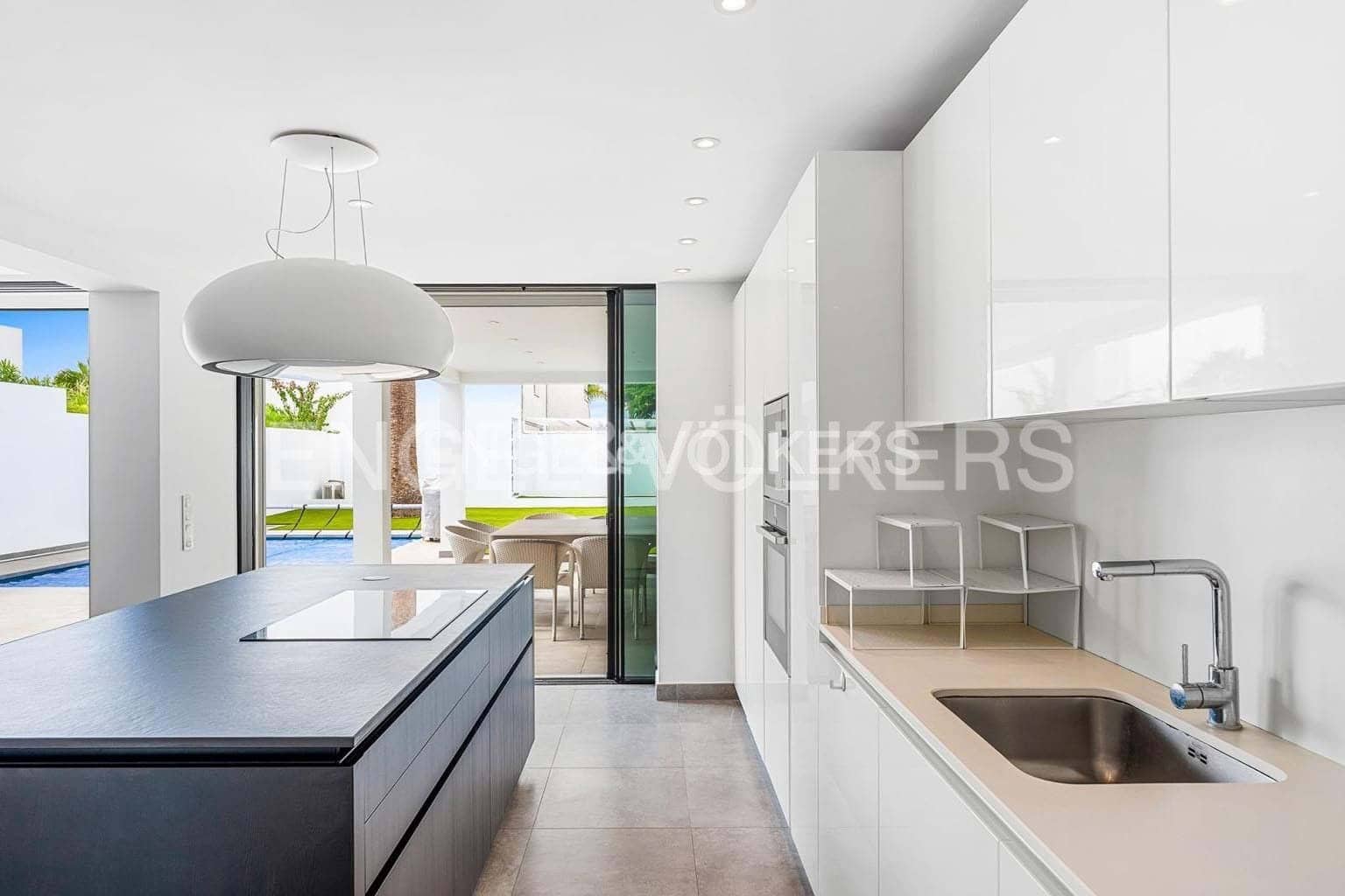 3 Zimmer Villa zu verkaufen in Costa del Silencio mit Pool Garage - 895.000 € (Ref: 9018694)