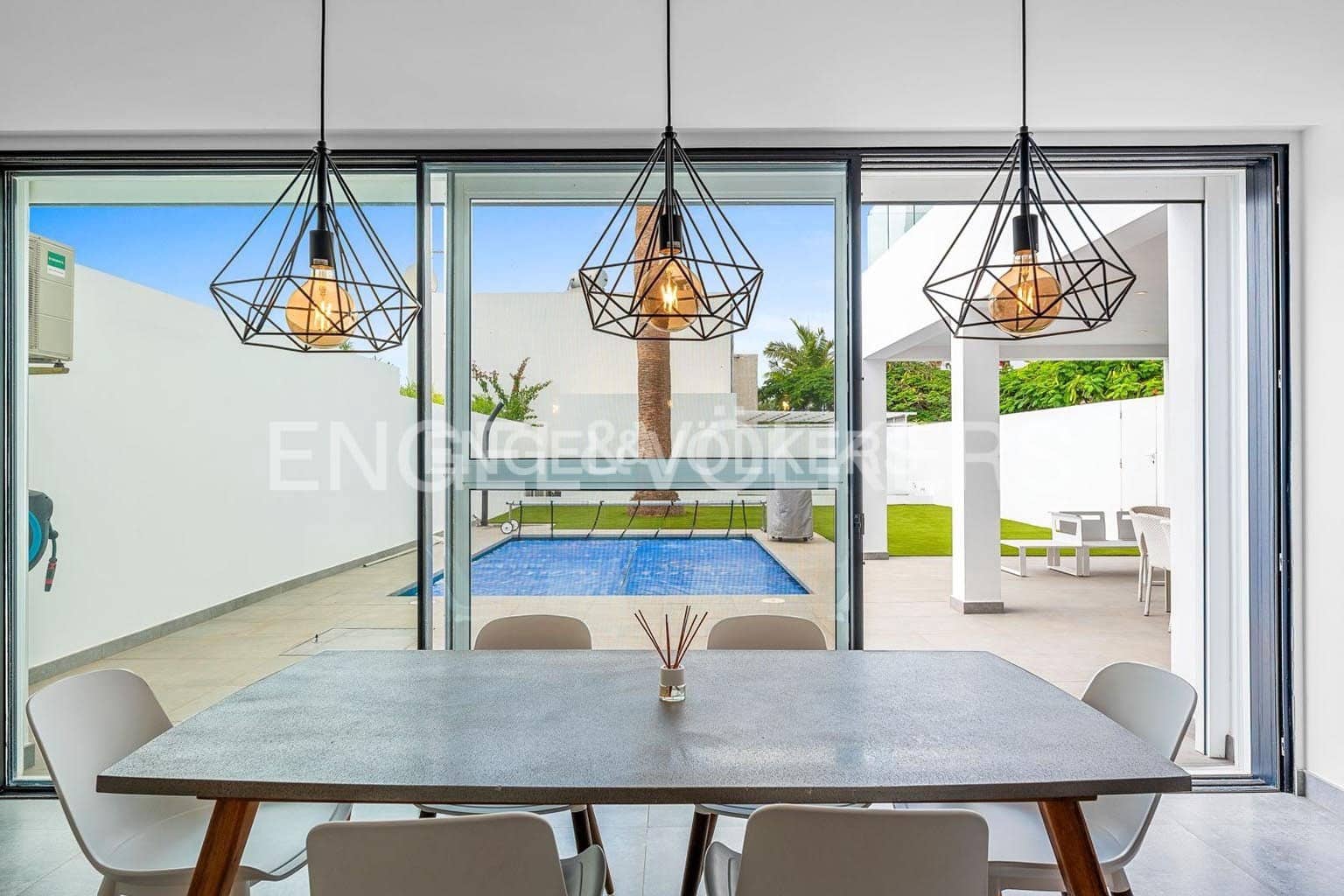 3 Zimmer Villa zu verkaufen in Costa del Silencio mit Pool Garage - 895.000 € (Ref: 9018694)