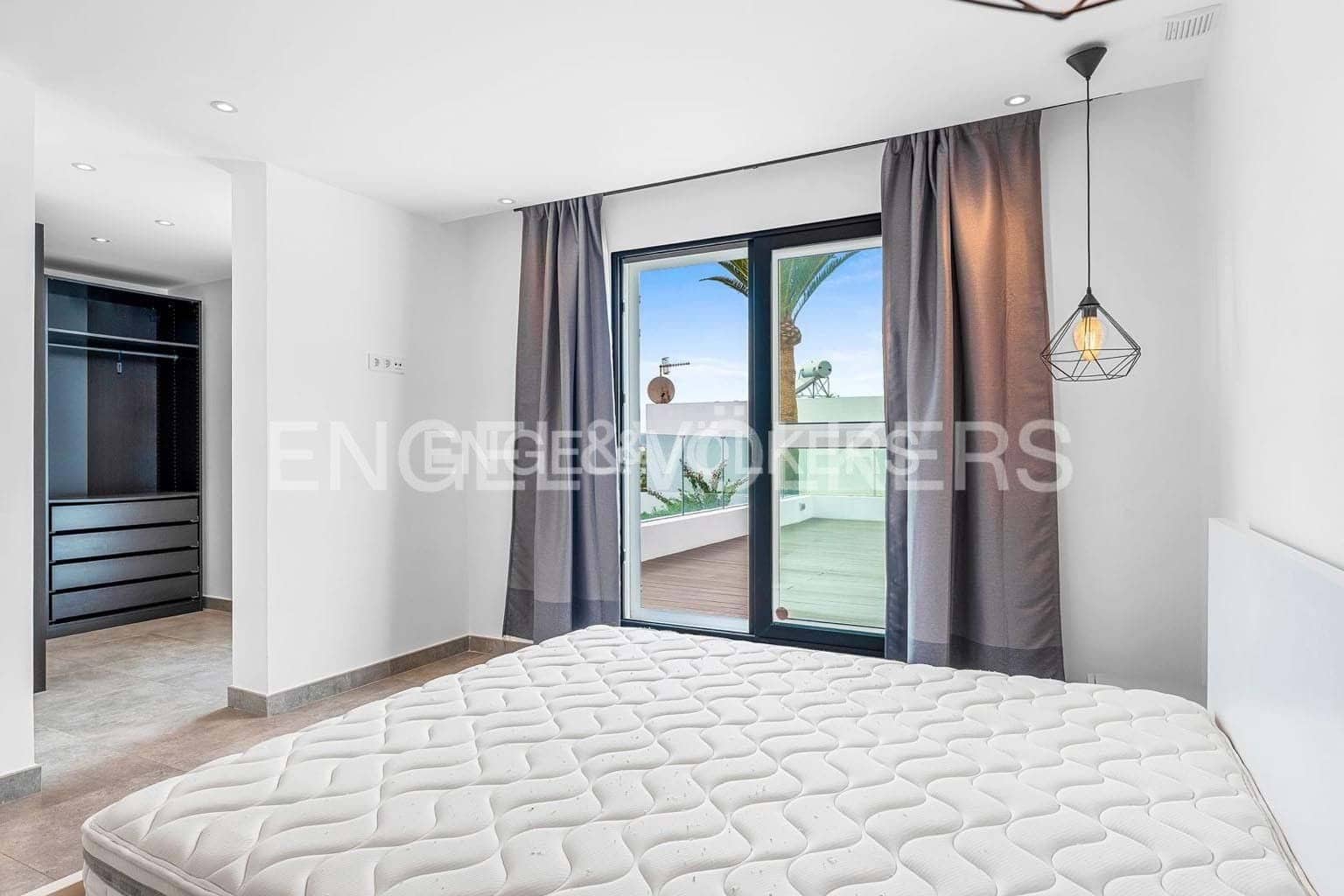 3 Zimmer Villa zu verkaufen in Costa del Silencio mit Pool Garage - 895.000 € (Ref: 9018694)