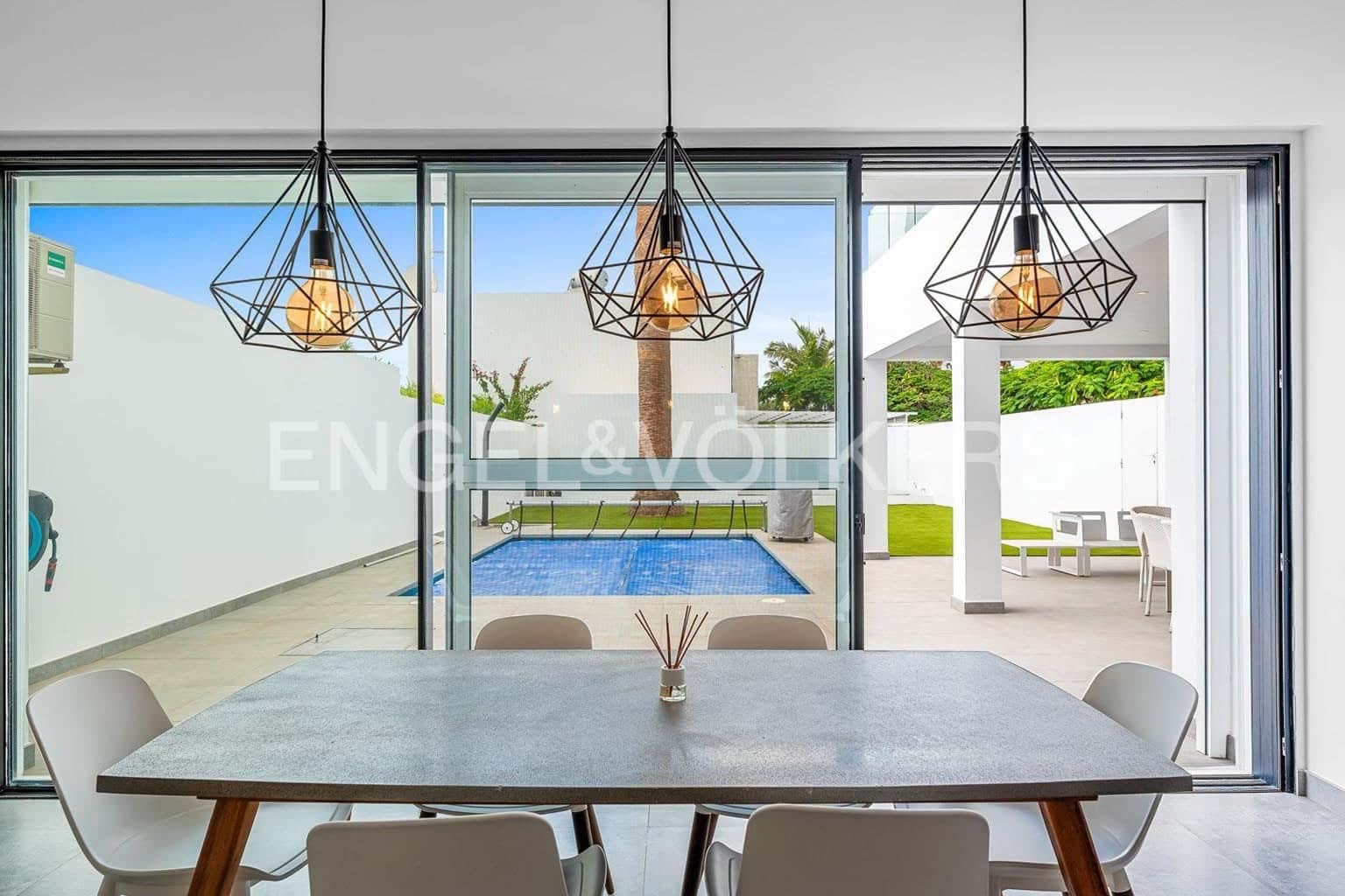 3 sovrum Villa till salu i Costa del Silencio med pool garage - 895 000 € (Ref: 9018694)