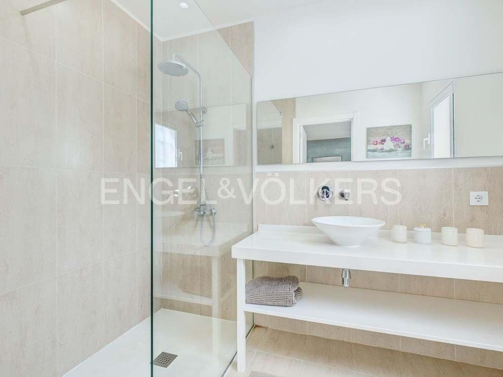 5 soverom Villa til salgs i Palm-Mar med svømmebasseng - € 1 200 000 (Ref: 9018695)