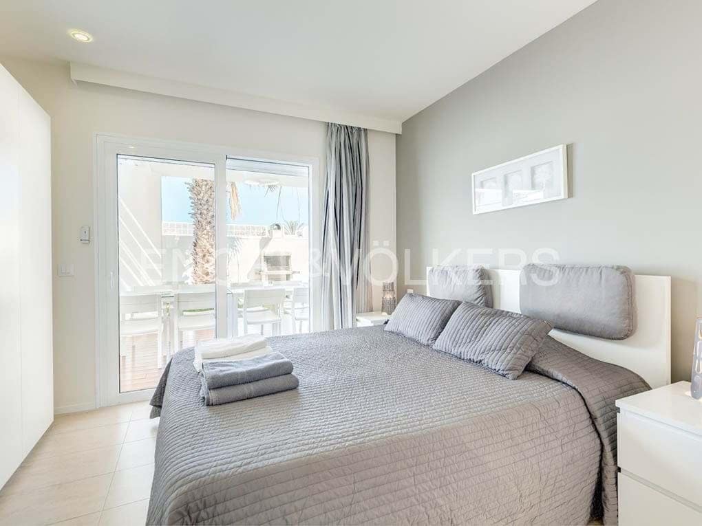 5 soverom Villa til salgs i Palm-Mar med svømmebasseng - € 1 200 000 (Ref: 9018695)