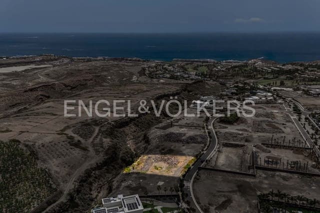 Undeveloped Land for sale in Costa Adeje, Adeje - € 2,300,000 (Ref: 9047161)