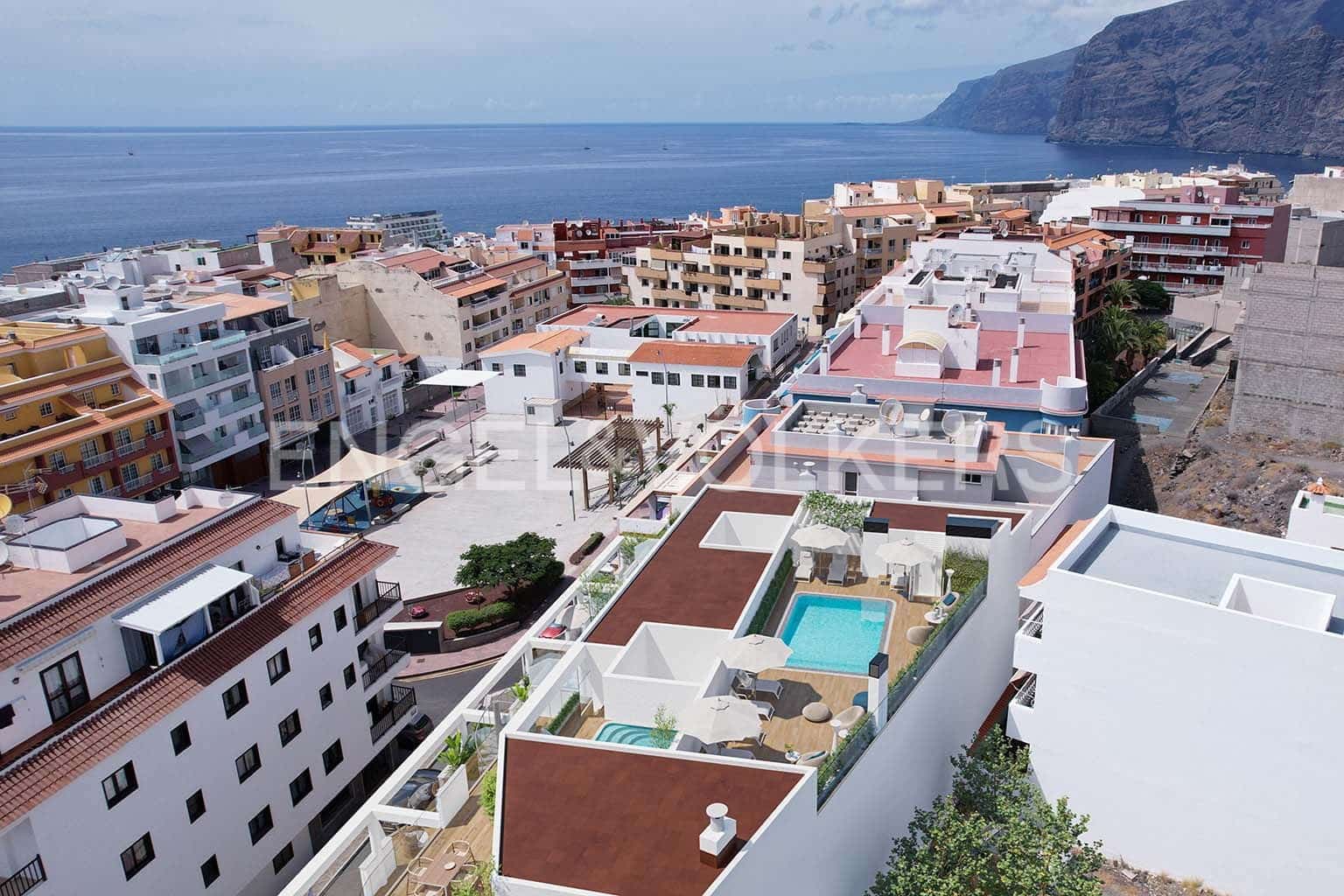 2 soveværelse Lejlighed til salg i Puerto Santiago med swimmingpool - € 455.000 (Ref: 9050511)