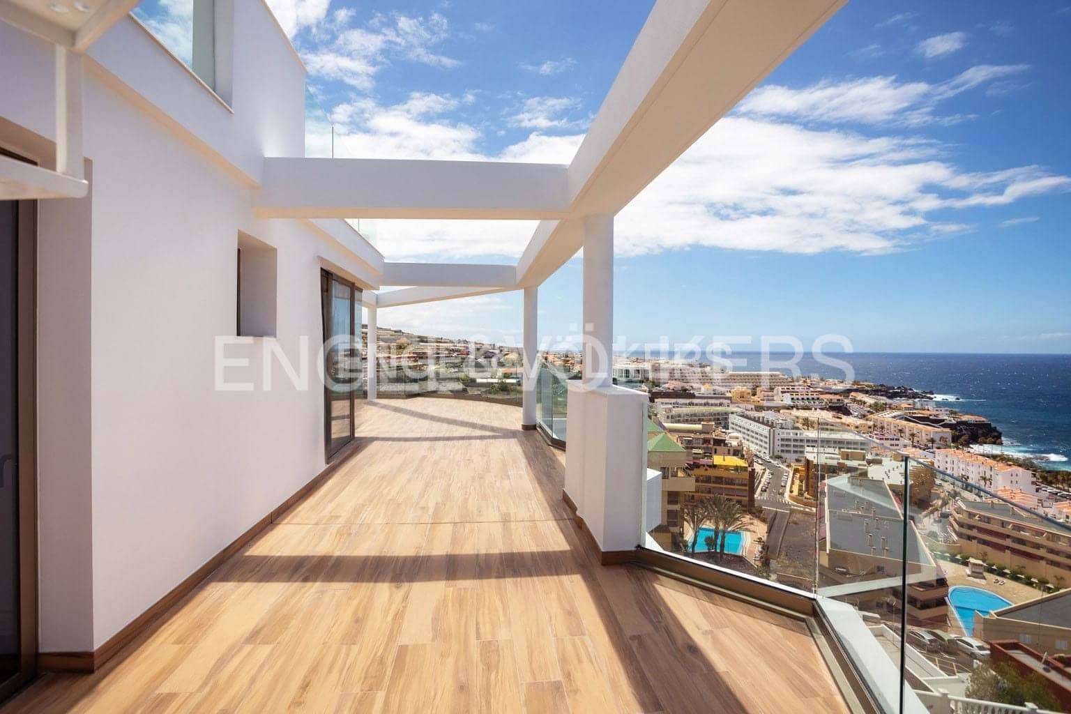4 soveværelse Lejlighed til salg i Puerto Santiago med swimmingpool - € 1.150.000 (Ref: 9050512)