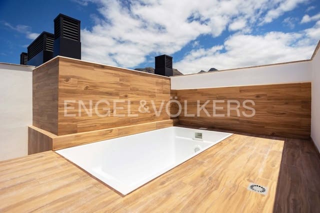 4 soveværelse Lejlighed til salg i Puerto Santiago, Santiago del Teide med swimmingpool - € 1.150.000 (Ref: 9050512)