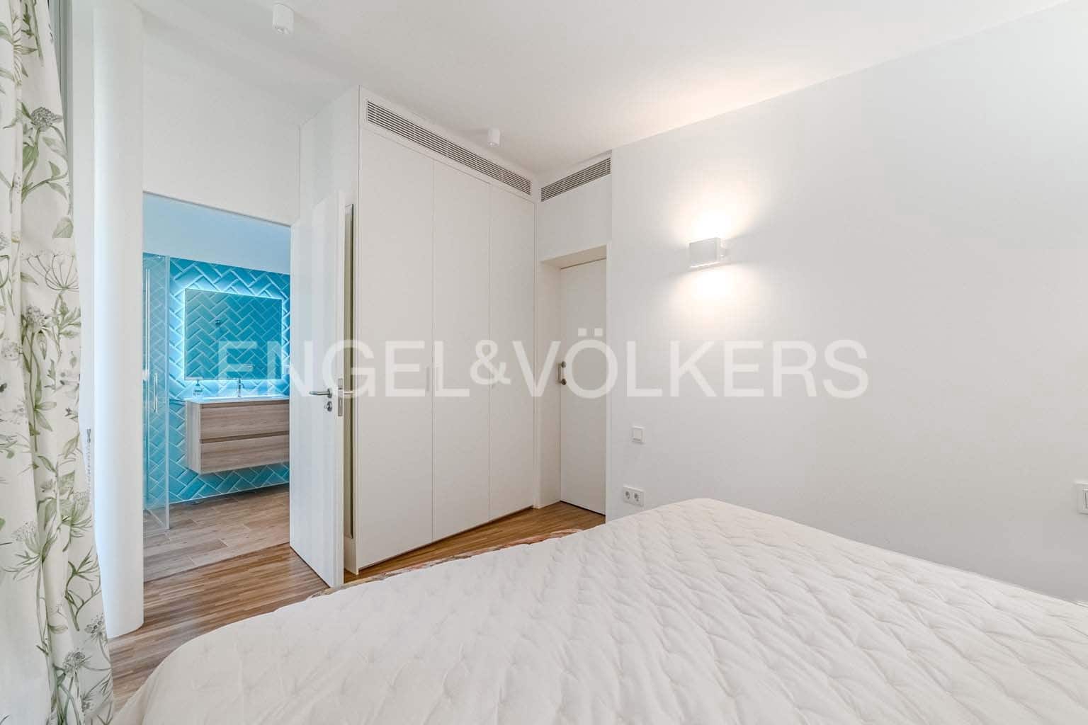 4 bedroom Villa for sale in Guia de Isora with pool garage - € 3,500,000 (Ref: 9079695)