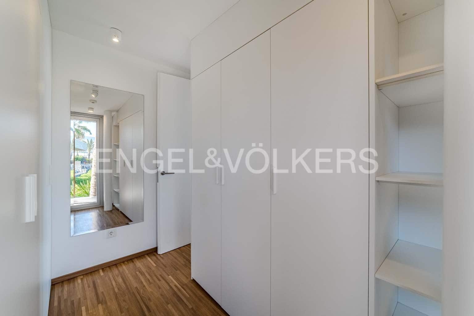 4 bedroom Villa for sale in Guia de Isora with pool garage - € 3,500,000 (Ref: 9079695)