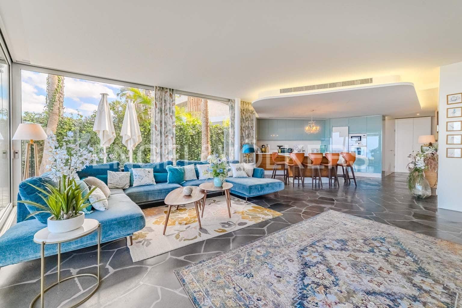 4 bedroom Villa for sale in Guia de Isora with pool garage - € 3,500,000 (Ref: 9079695)