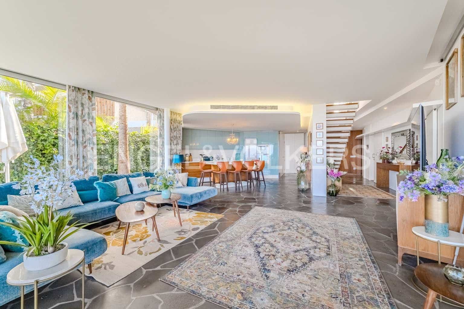 4 bedroom Villa for sale in Guia de Isora with pool garage - € 3,500,000 (Ref: 9079695)