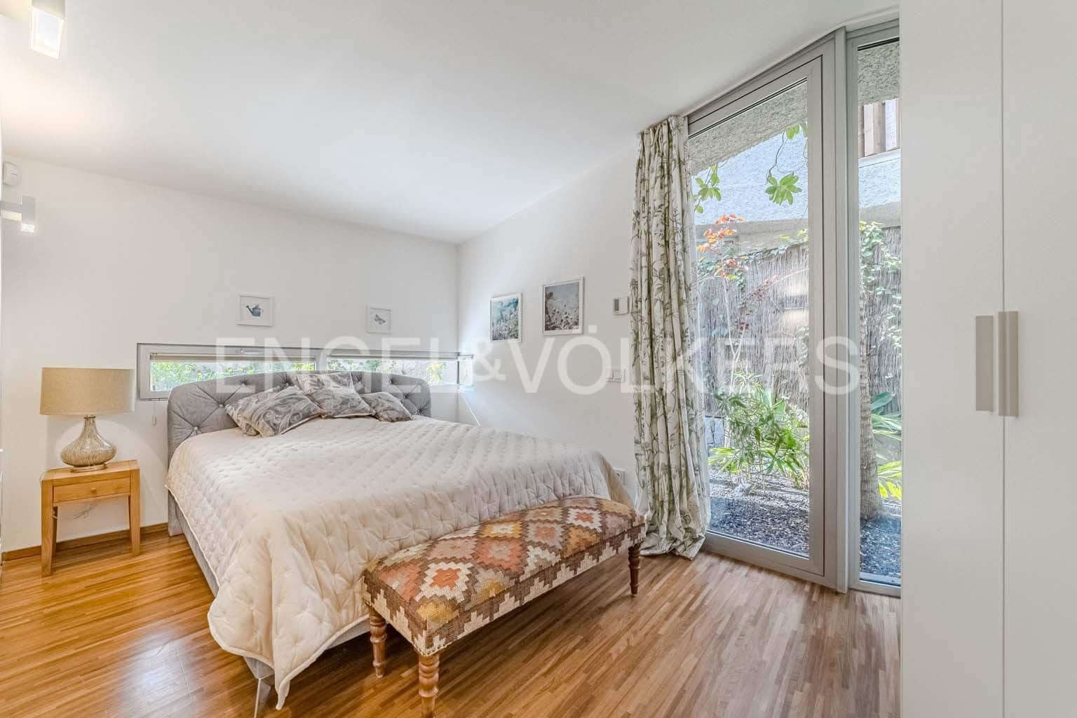 4 bedroom Villa for sale in Guia de Isora with pool garage - € 3,500,000 (Ref: 9079695)