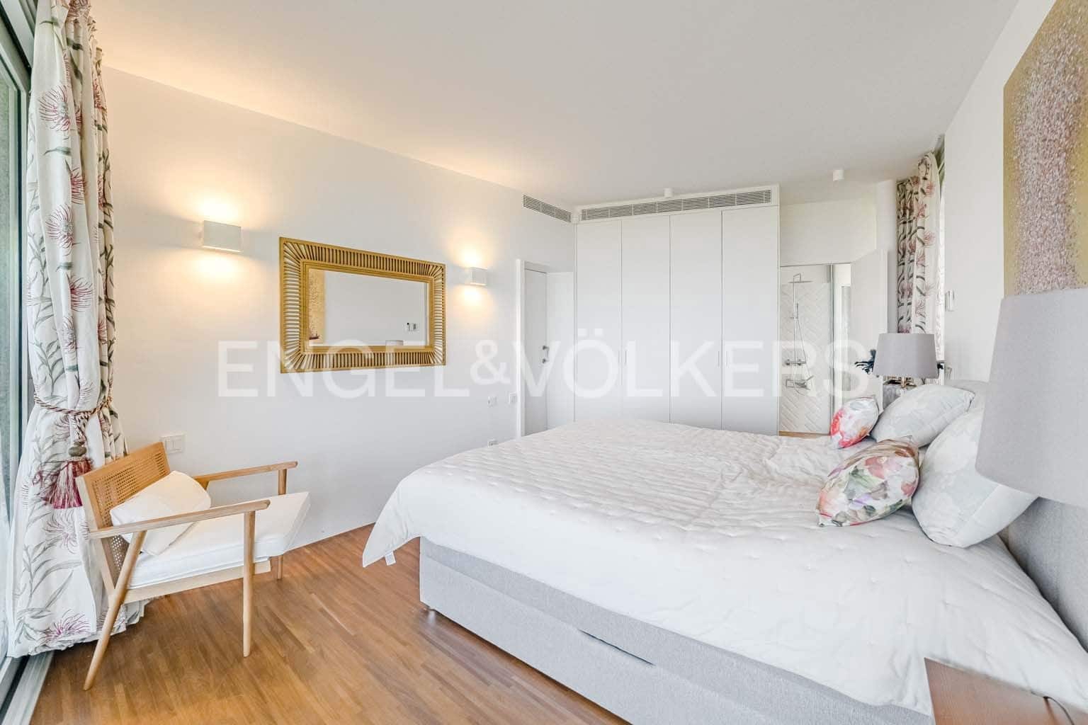 4 bedroom Villa for sale in Guia de Isora with pool garage - € 3,500,000 (Ref: 9079695)