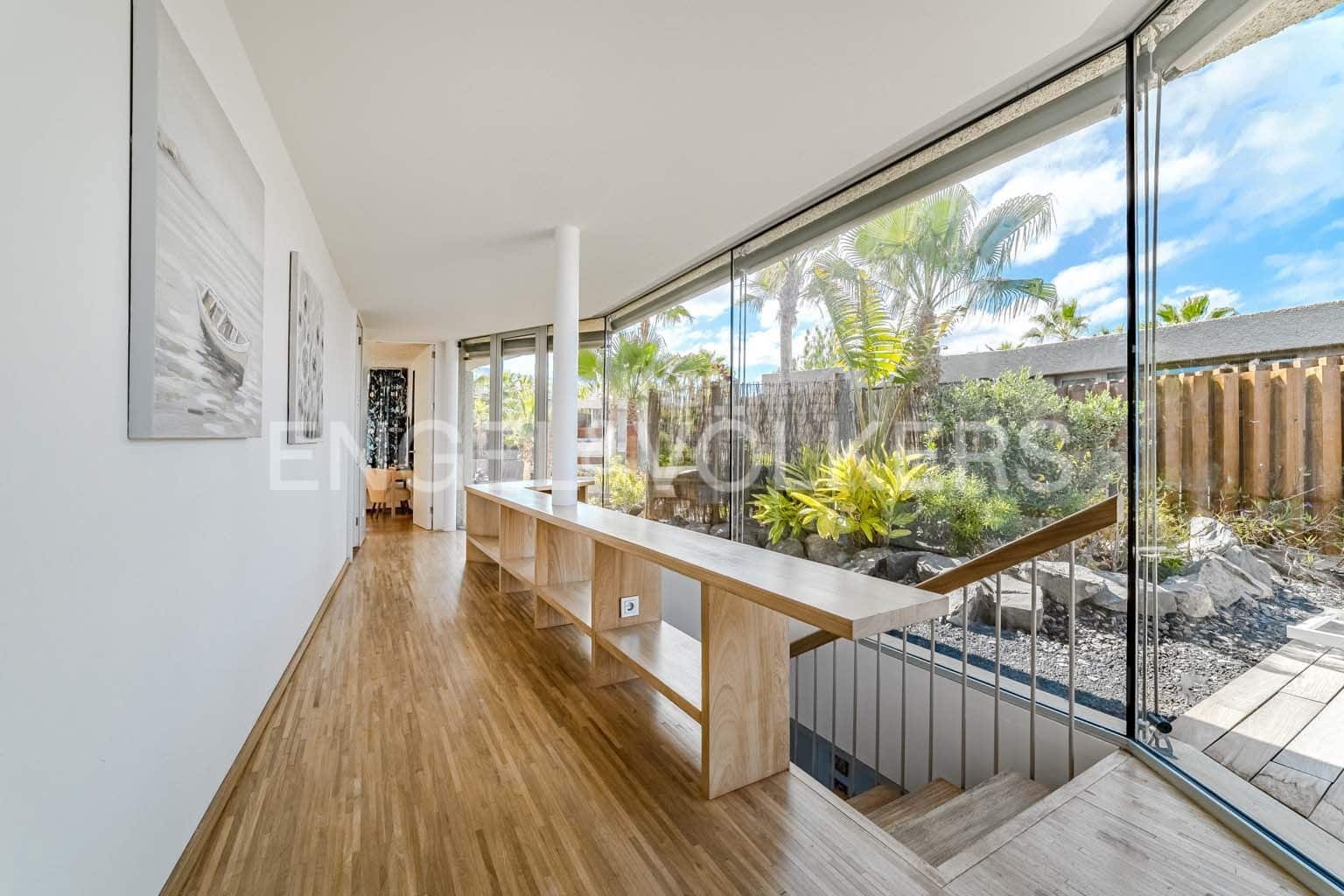 4 bedroom Villa for sale in Guia de Isora with pool garage - € 3,500,000 (Ref: 9079695)