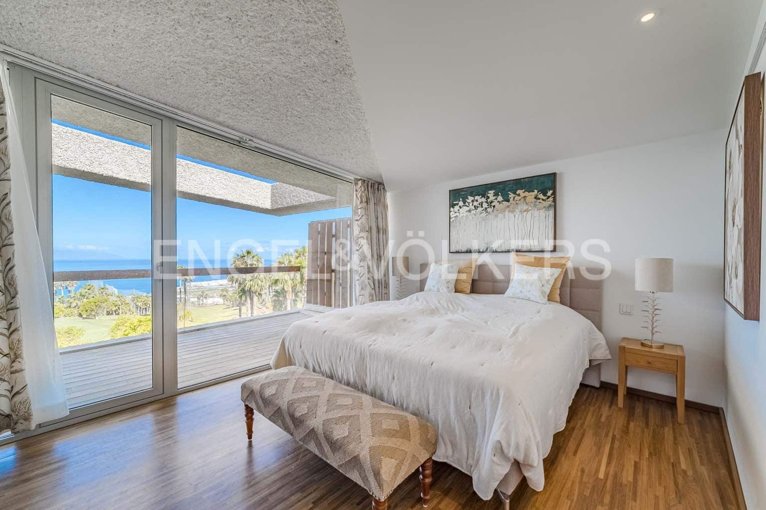 4 bedroom Villa for sale in Guia de Isora with pool garage - € 3,500,000 (Ref: 9079695)