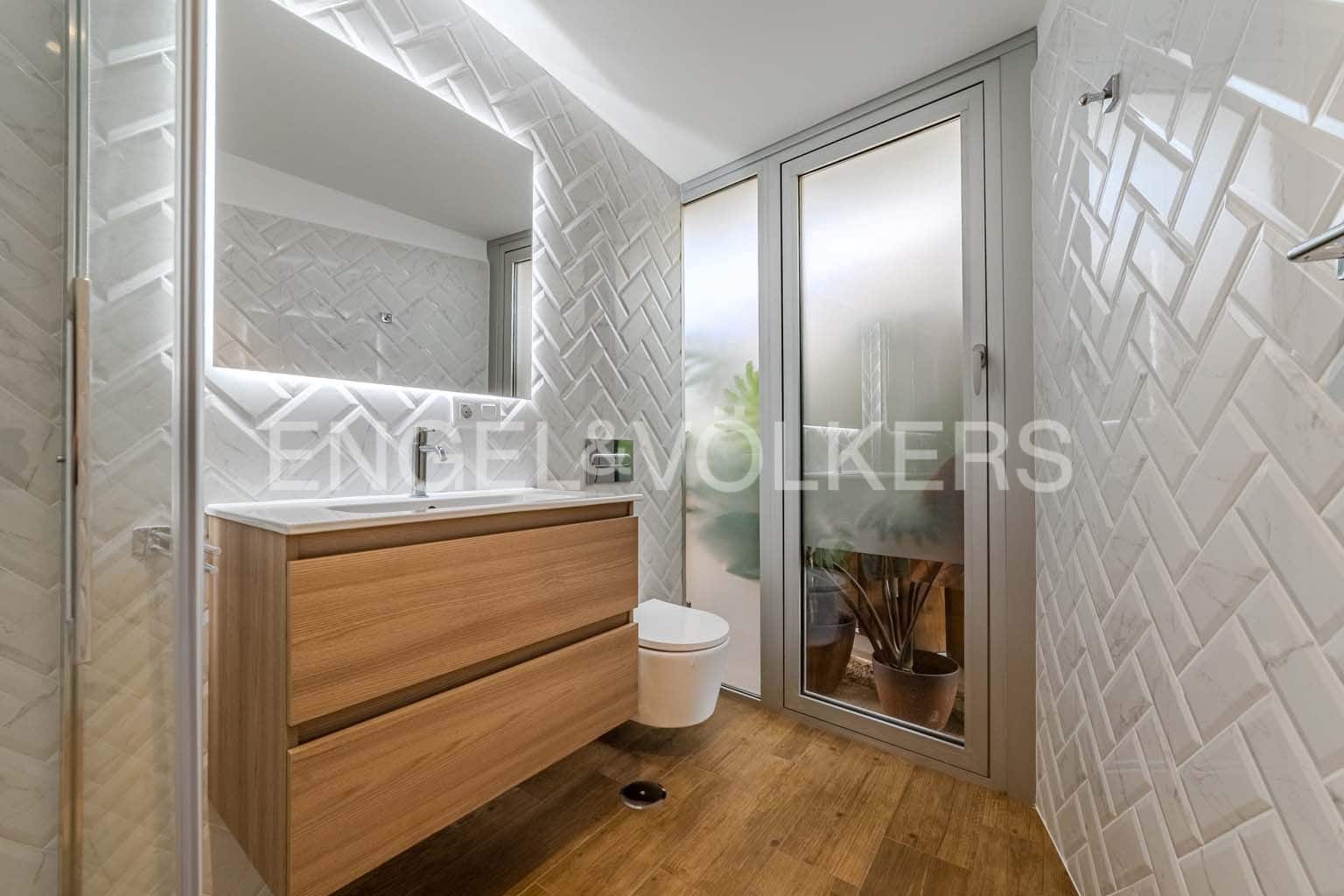 4 bedroom Villa for sale in Guia de Isora with pool garage - € 3,500,000 (Ref: 9079695)