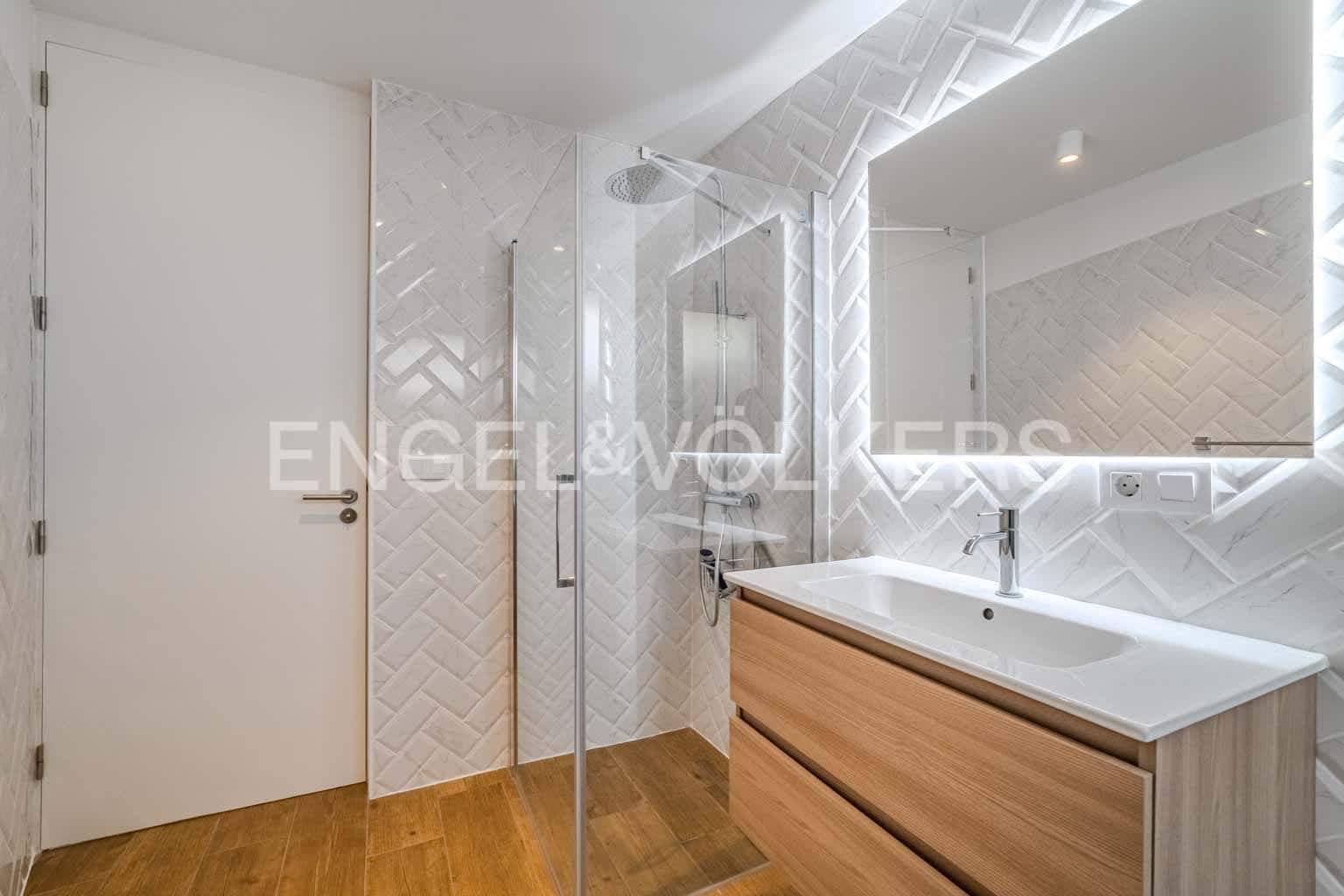 4 bedroom Villa for sale in Guia de Isora with pool garage - € 3,500,000 (Ref: 9079695)