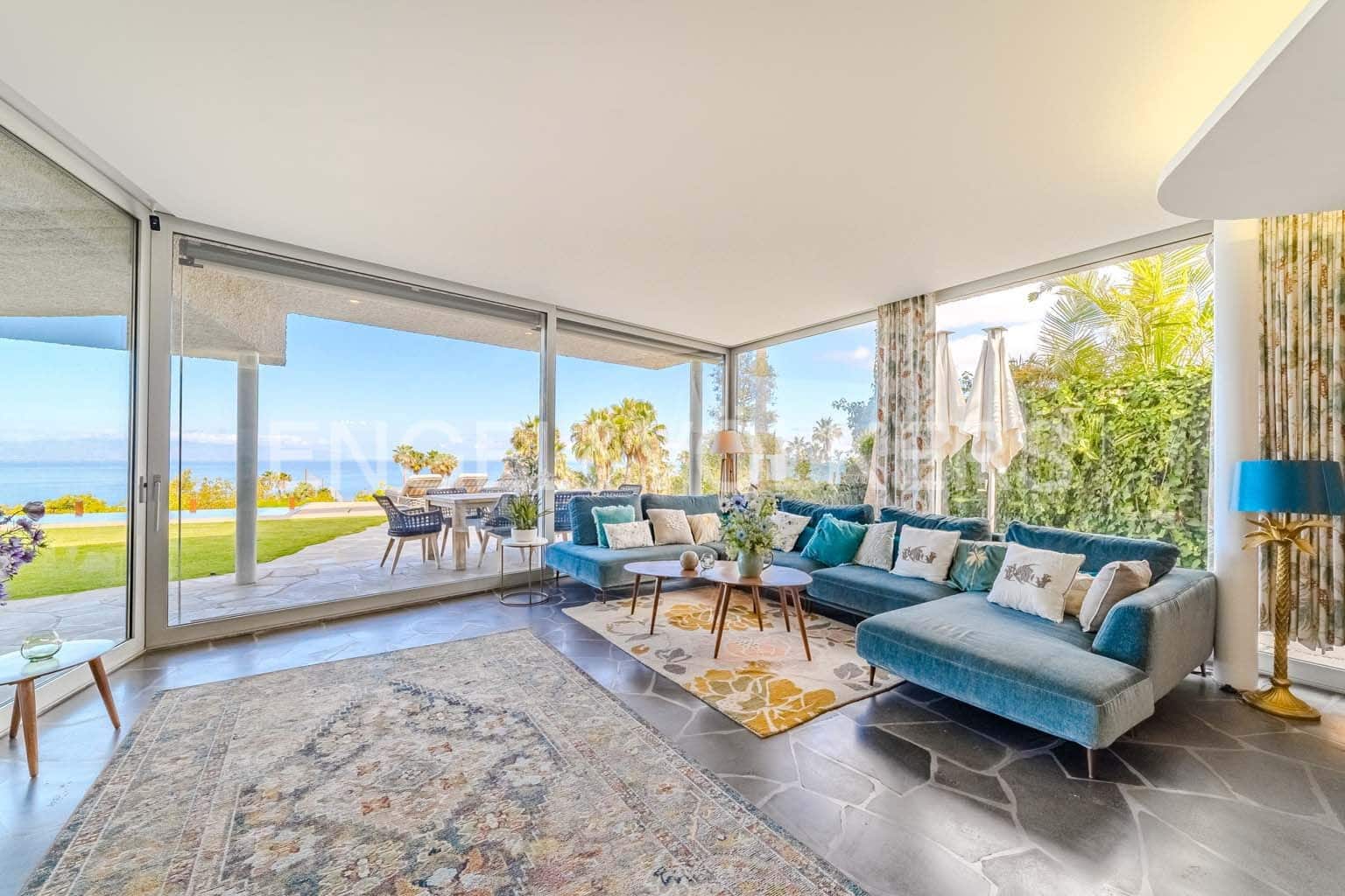 4 bedroom Villa for sale in Guia de Isora with pool garage - € 3,500,000 (Ref: 9079695)