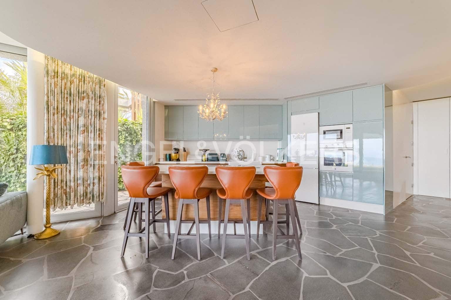 4 bedroom Villa for sale in Guia de Isora with pool garage - € 3,500,000 (Ref: 9079695)