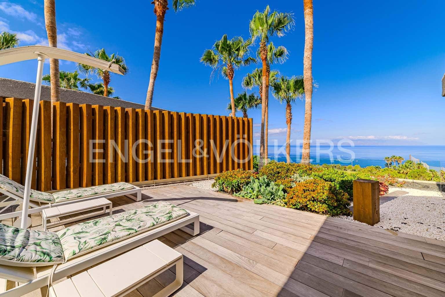 4 bedroom Villa for sale in Guia de Isora with pool garage - € 3,500,000 (Ref: 9079695)