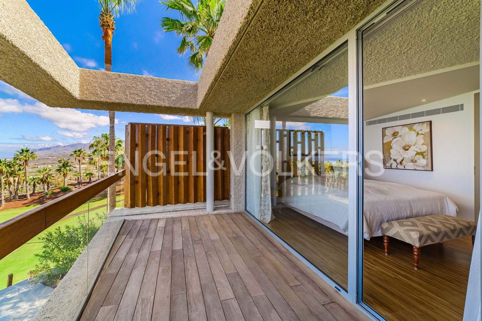 4 bedroom Villa for sale in Guia de Isora with pool garage - € 3,500,000 (Ref: 9079695)