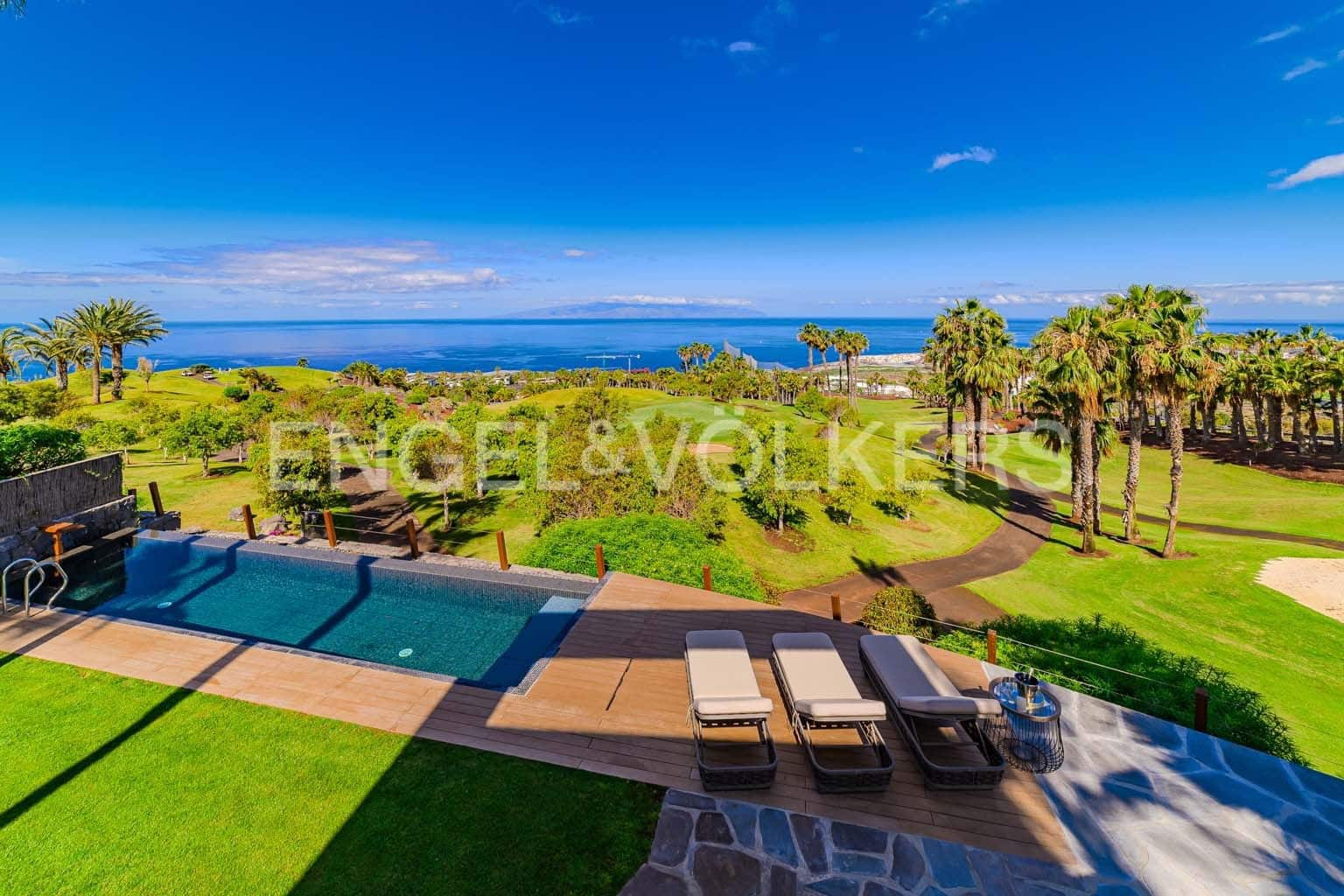4 bedroom Villa for sale in Guia de Isora with pool garage - € 3,500,000 (Ref: 9079695)