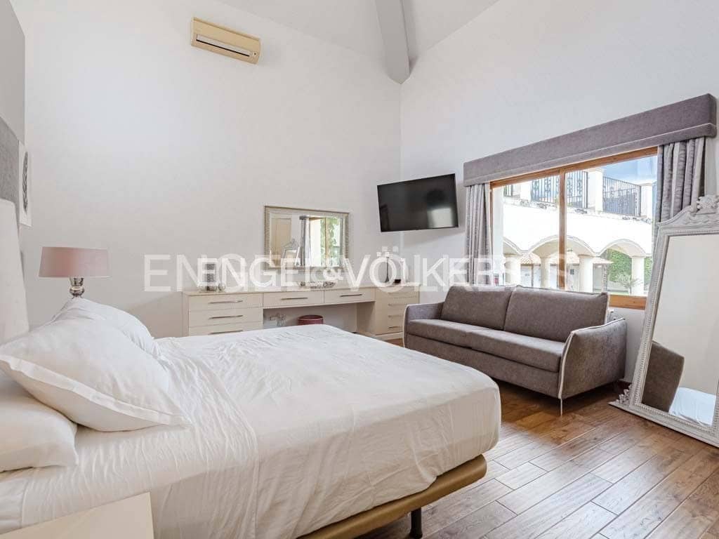 4 bedroom Villa for sale in Costa Adeje with pool garage - € 4,590,000 (Ref: 9136695)