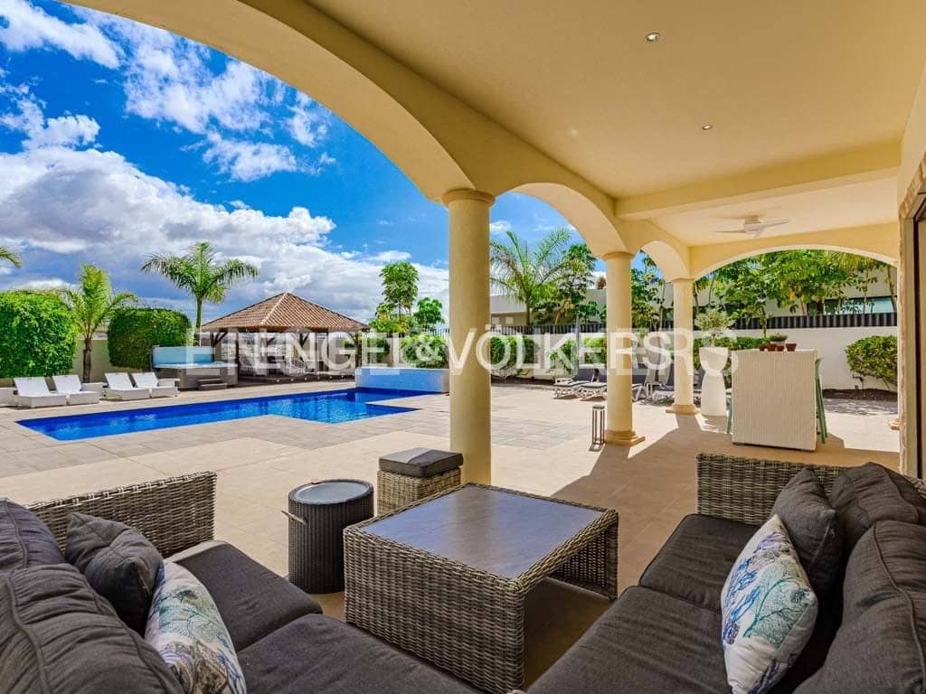 4 bedroom Villa for sale in Costa Adeje with pool garage - € 4,590,000 (Ref: 9136695)