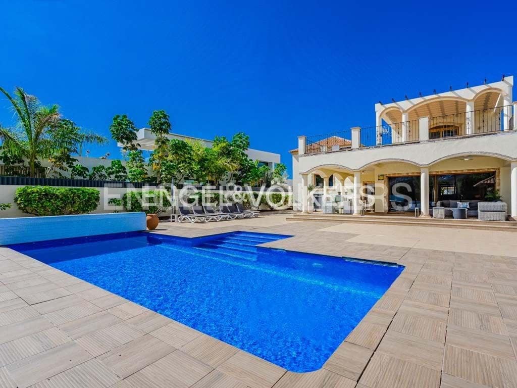 4 bedroom Villa for sale in Costa Adeje with pool garage - € 4,590,000 (Ref: 9136695)