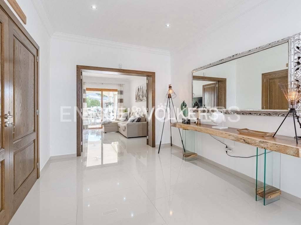 4 bedroom Villa for sale in Costa Adeje with pool garage - € 4,590,000 (Ref: 9136695)