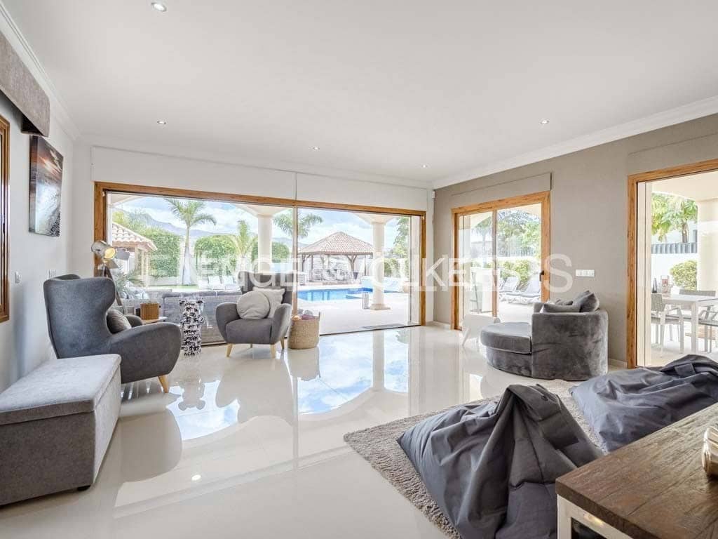 4 bedroom Villa for sale in Costa Adeje with pool garage - € 4,590,000 (Ref: 9136695)