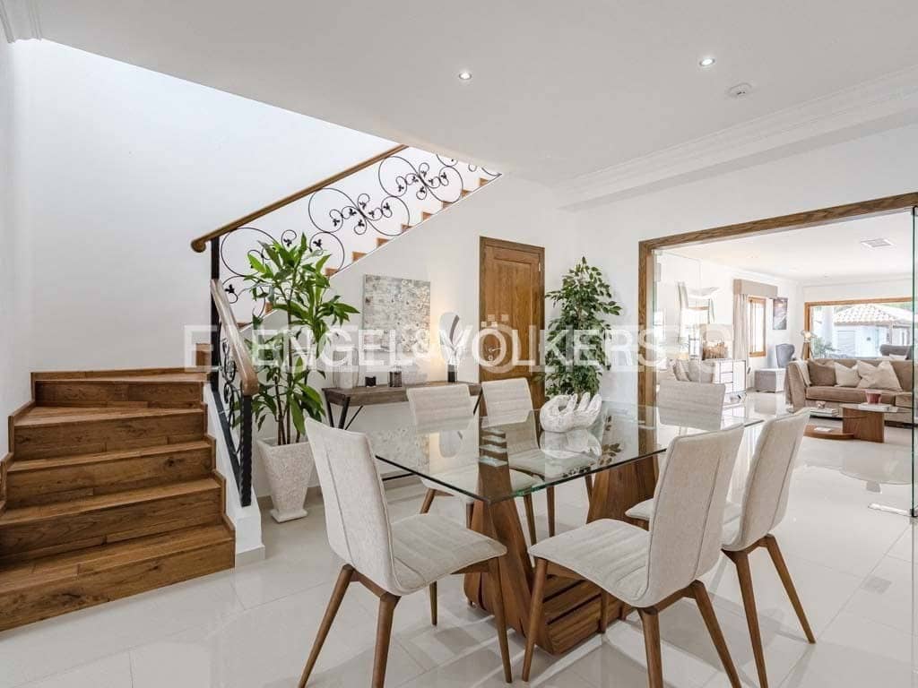 4 bedroom Villa for sale in Costa Adeje with pool garage - € 4,590,000 (Ref: 9136695)