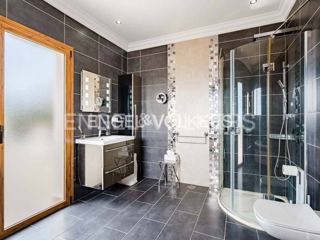 4 bedroom Villa for sale in Costa Adeje with pool garage - € 4,590,000 (Ref: 9136695)