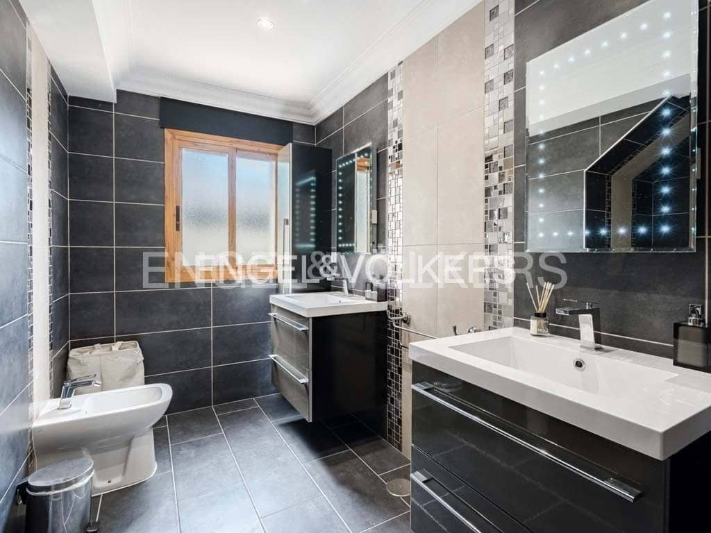 4 bedroom Villa for sale in Costa Adeje with pool garage - € 4,590,000 (Ref: 9136695)