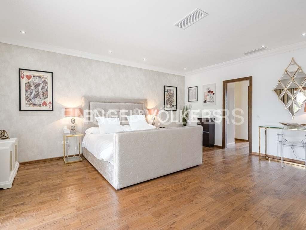 4 bedroom Villa for sale in Costa Adeje with pool garage - € 4,590,000 (Ref: 9136695)