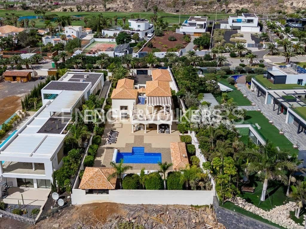4 bedroom Villa for sale in Costa Adeje with pool garage - € 4,590,000 (Ref: 9136695)