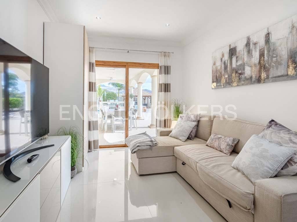 4 makuuhuone Huvila myytävänä paikassa Costa Adeje mukana uima-altaan 
autotalli - 4 590 000 € (Ref: 9136695)