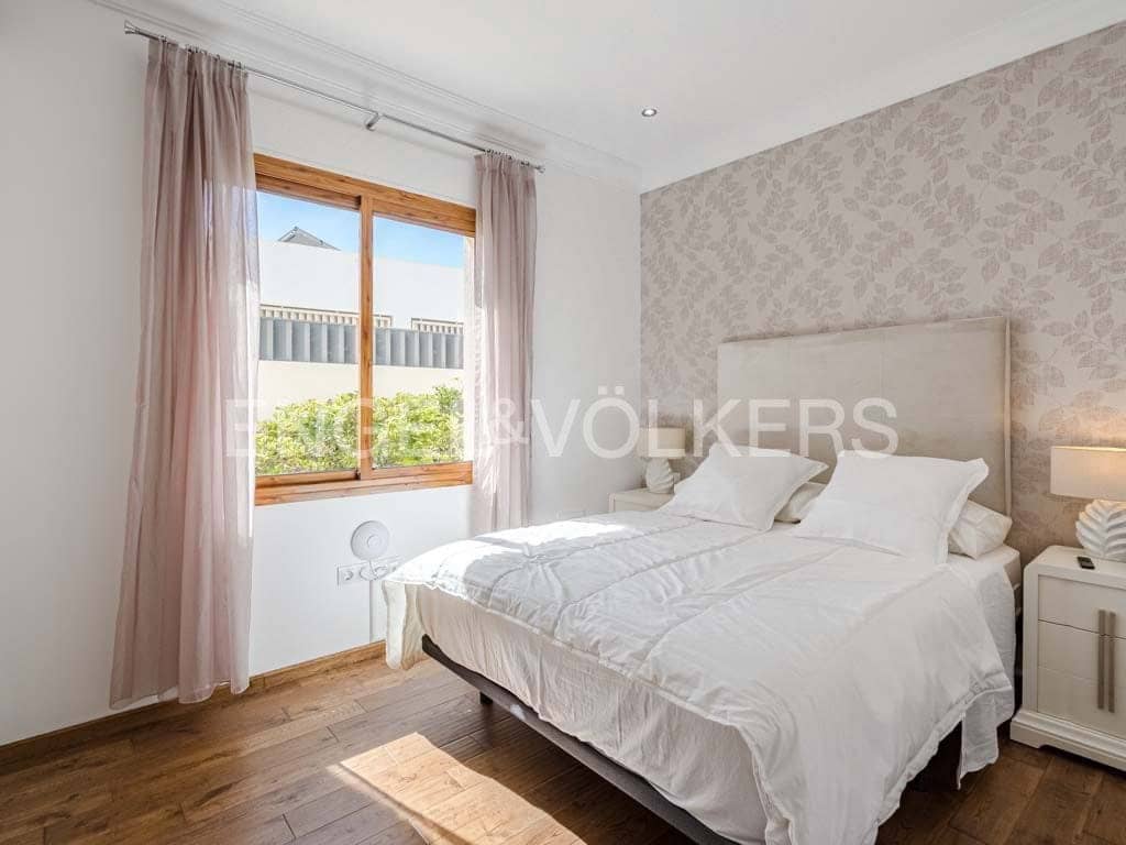 4 makuuhuone Huvila myytävänä paikassa Costa Adeje mukana uima-altaan 
autotalli - 4 590 000 € (Ref: 9136695)