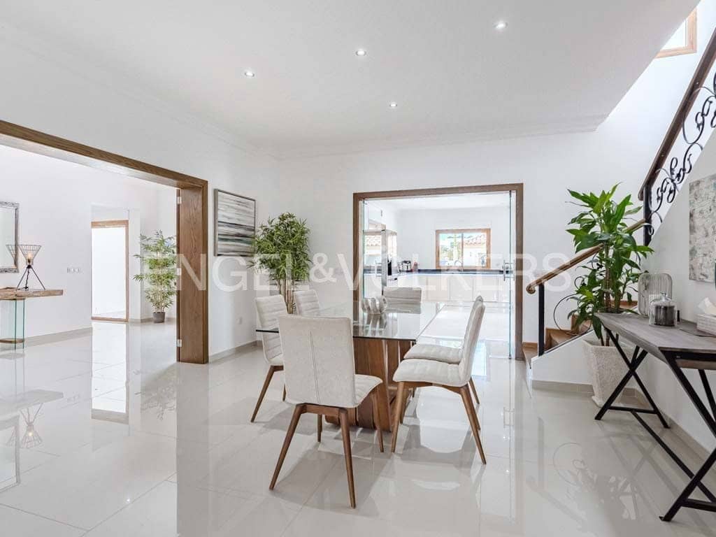 4 makuuhuone Huvila myytävänä paikassa Costa Adeje mukana uima-altaan 
autotalli - 4 590 000 € (Ref: 9136695)