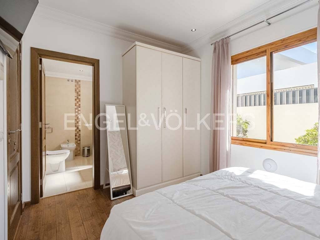 4 makuuhuone Huvila myytävänä paikassa Costa Adeje mukana uima-altaan 
autotalli - 4 590 000 € (Ref: 9136695)