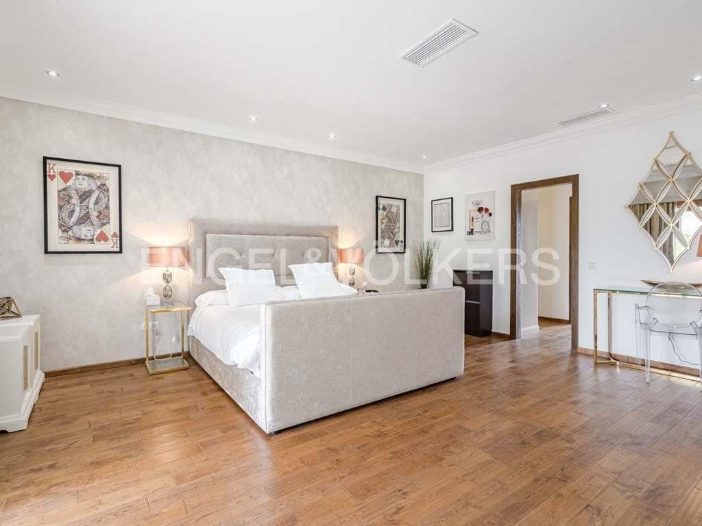 4 makuuhuone Huvila myytävänä paikassa Costa Adeje mukana uima-altaan 
autotalli - 4 590 000 € (Ref: 9136695)