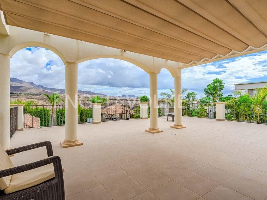 4 makuuhuone Huvila myytävänä paikassa Costa Adeje mukana uima-altaan 
autotalli - 4 590 000 € (Ref: 9136695)